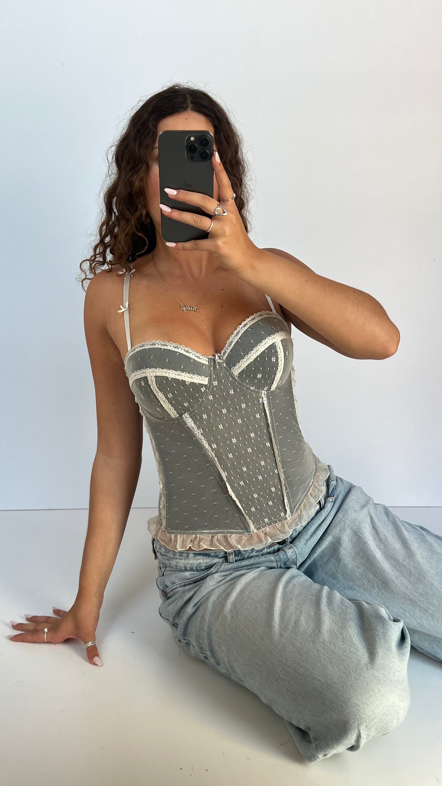 00s white lace corset- size S