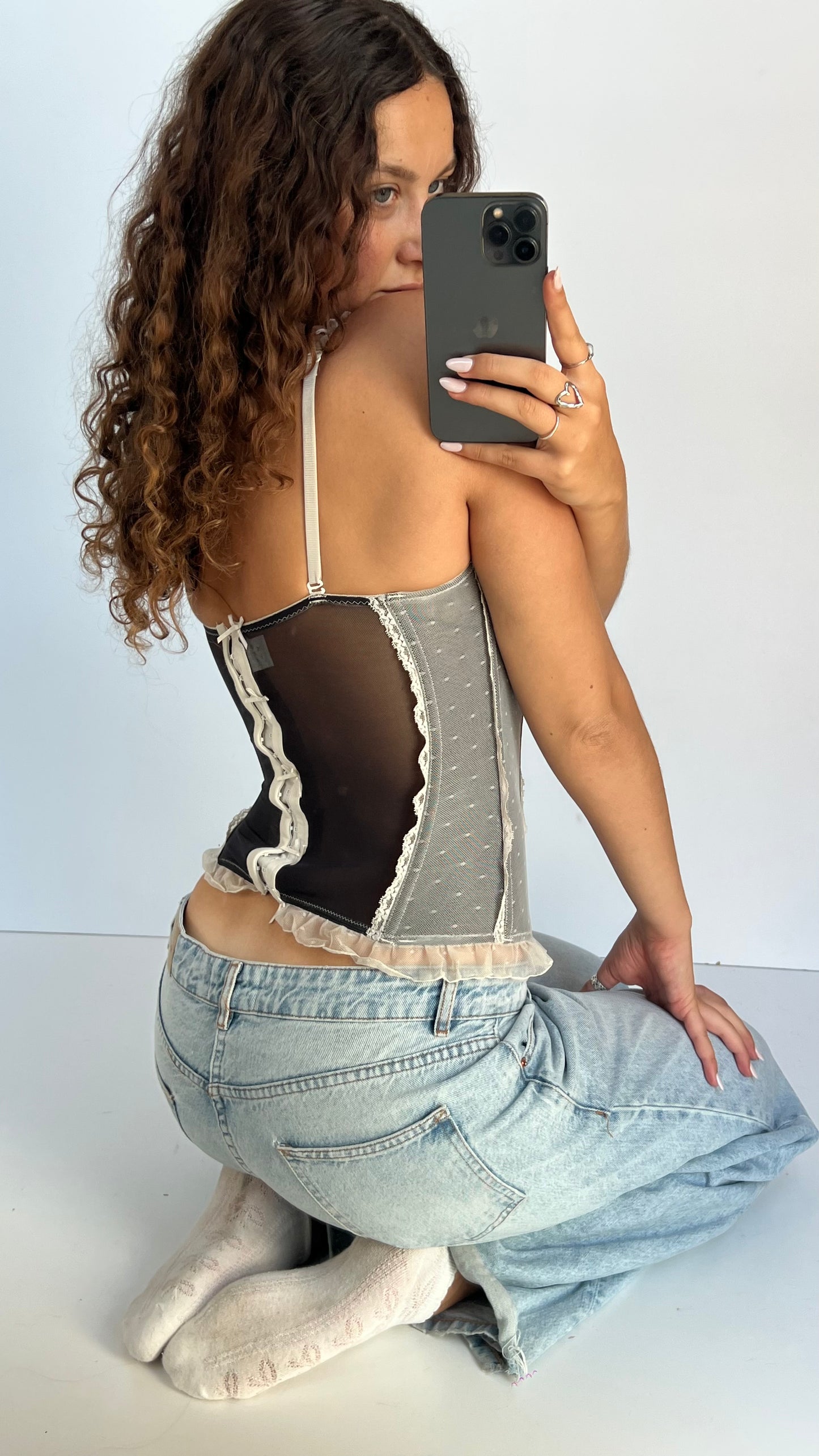 00s white lace corset- size S