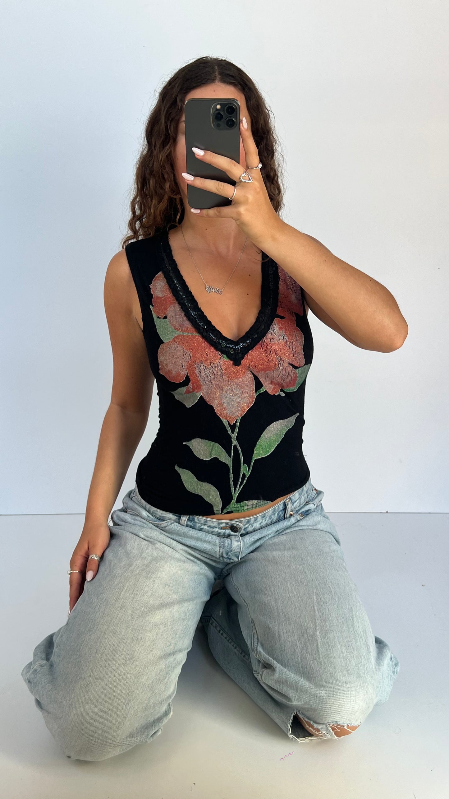 00s black red flower top- size S