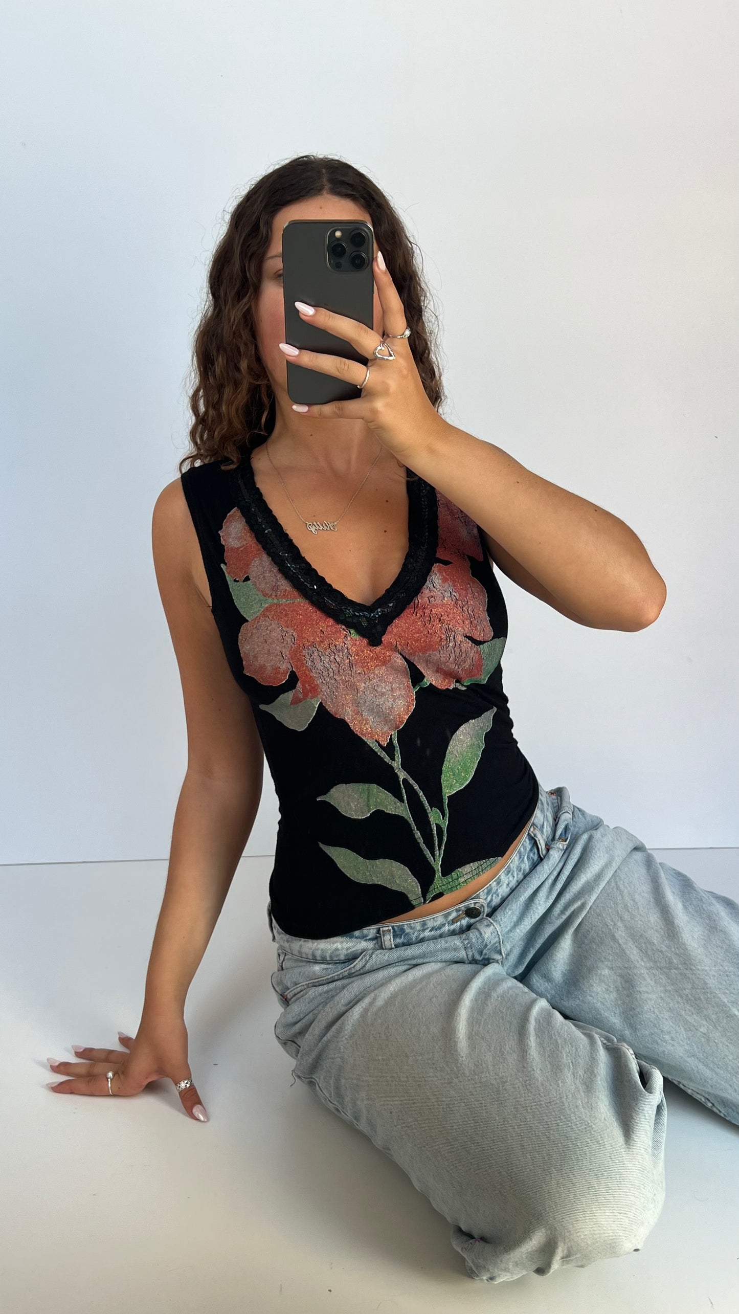 00s black red flower top- size S