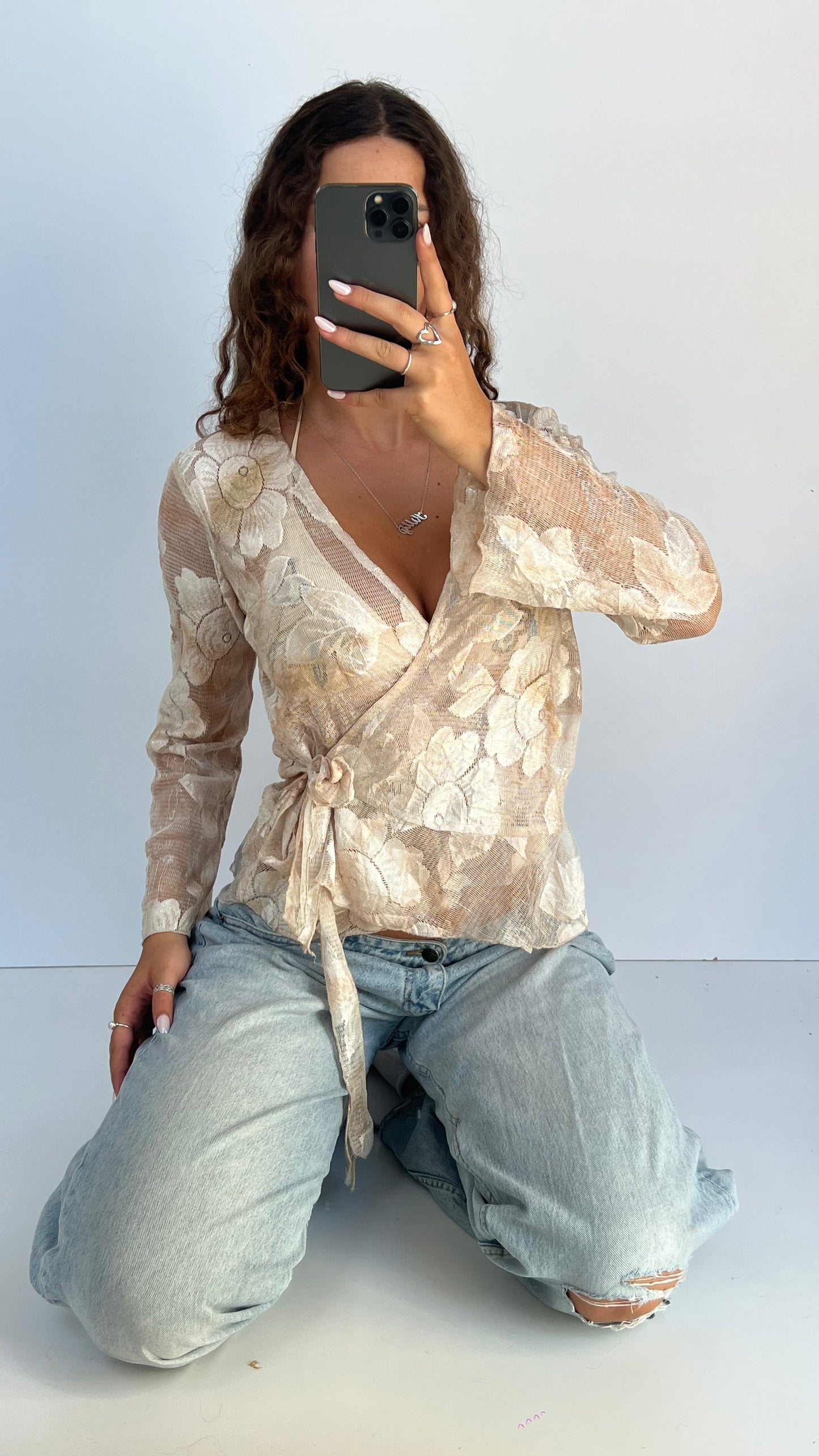 00s cream floral lace top- size M