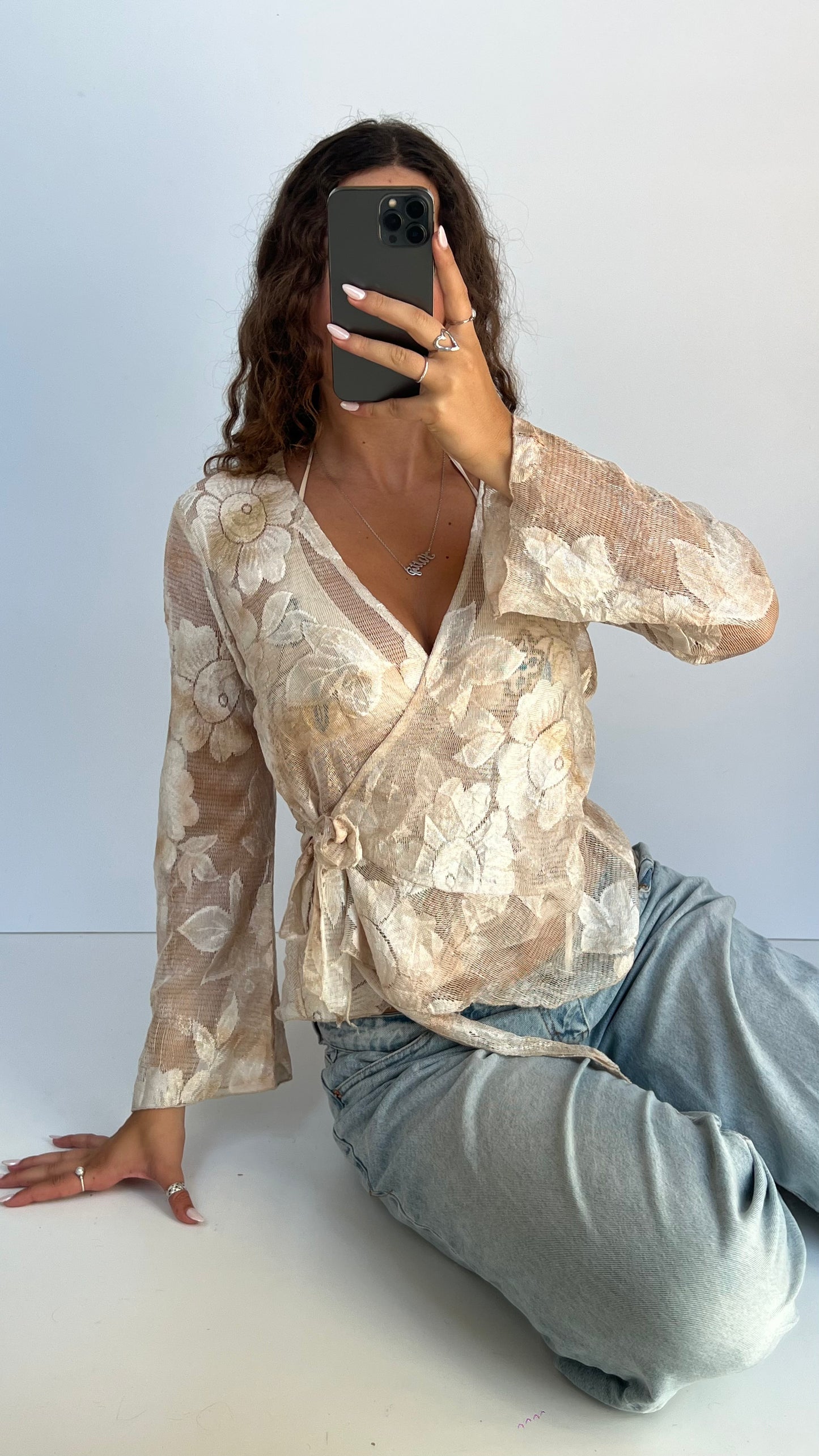 00s cream floral lace top- size M