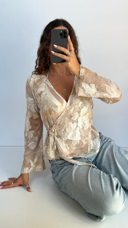 00s cream floral lace top- size M