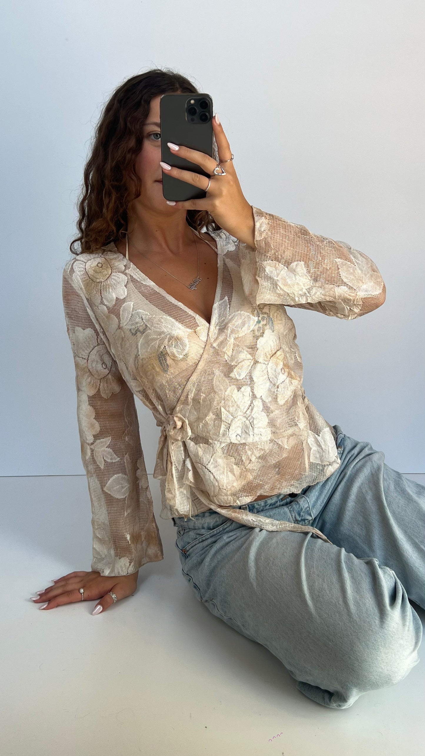 00s cream floral lace top- size M