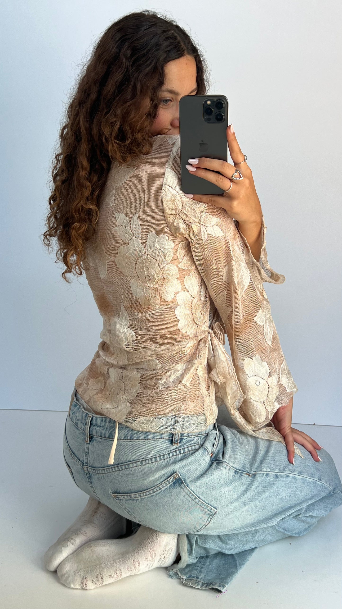 00s cream floral lace top- size M