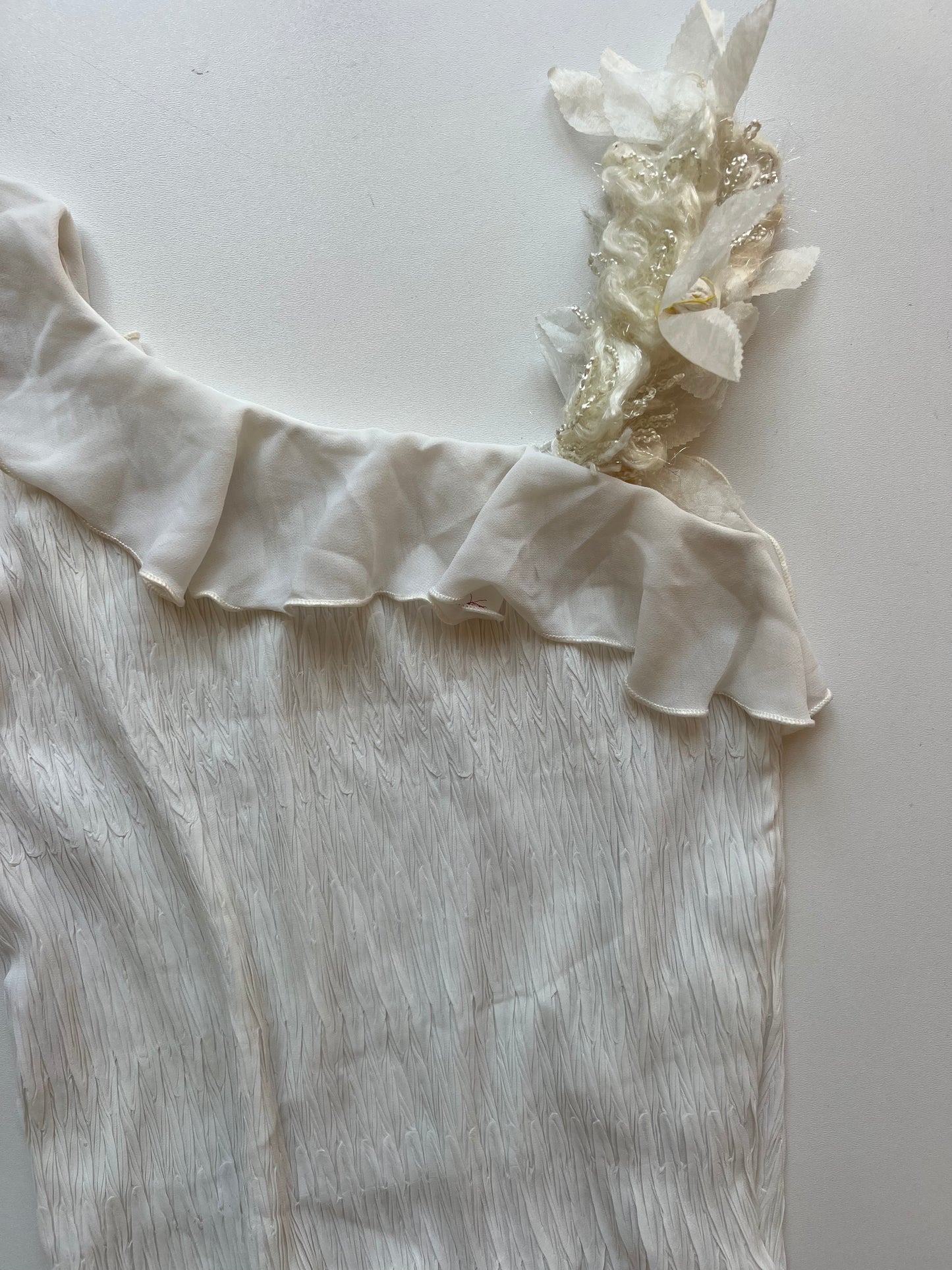 00s white ruffle cami- size XS