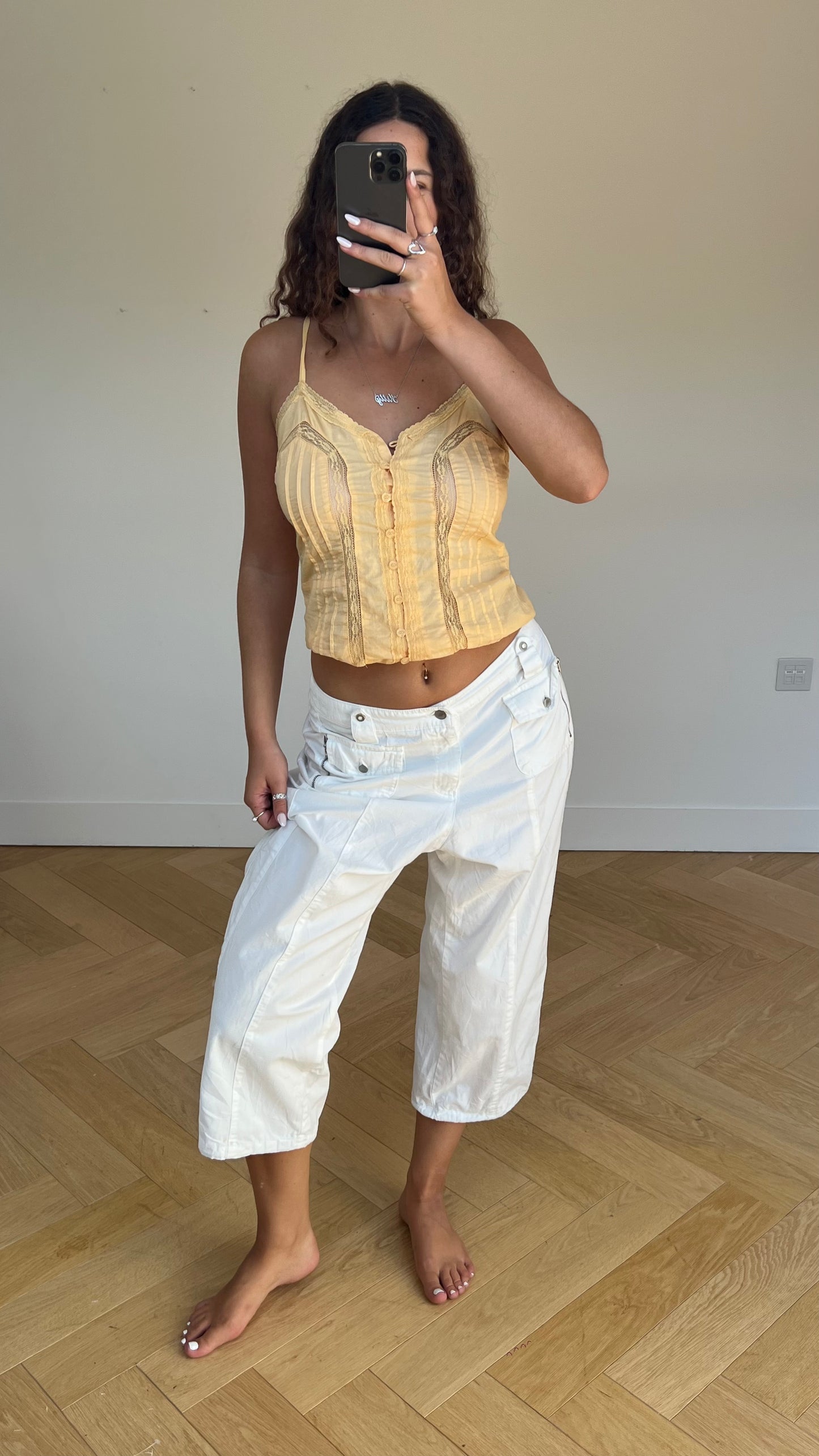 00s white capri trousers- size M