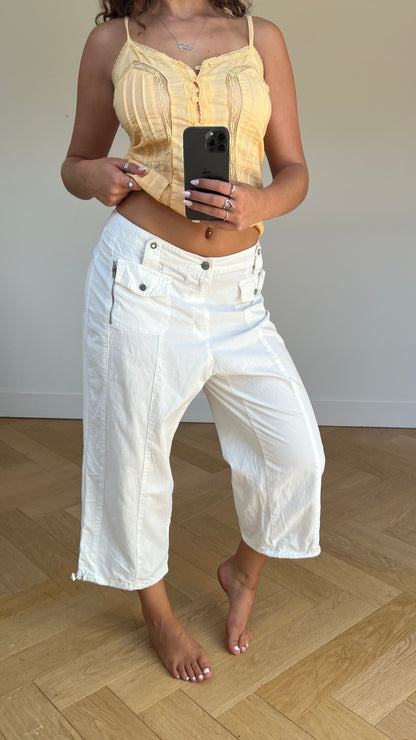 00s white capri trousers- size M