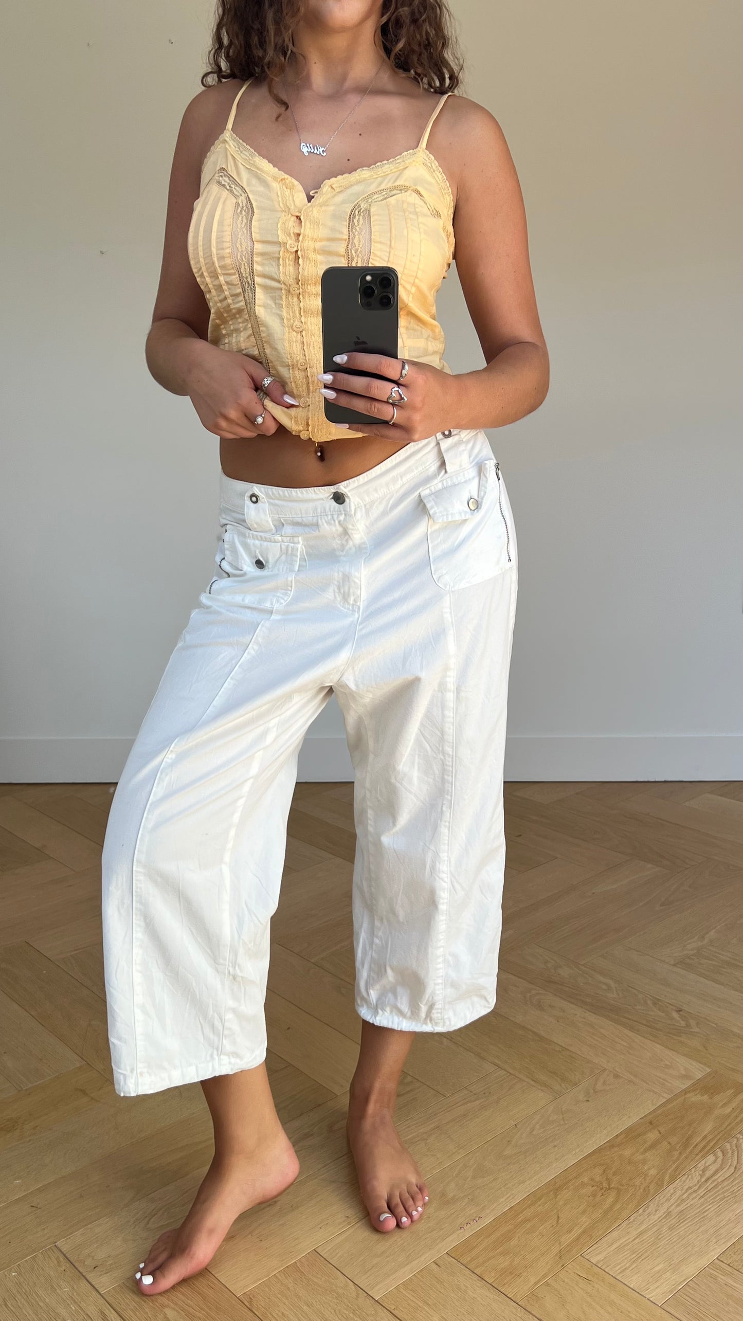 00s white capri trousers- size M