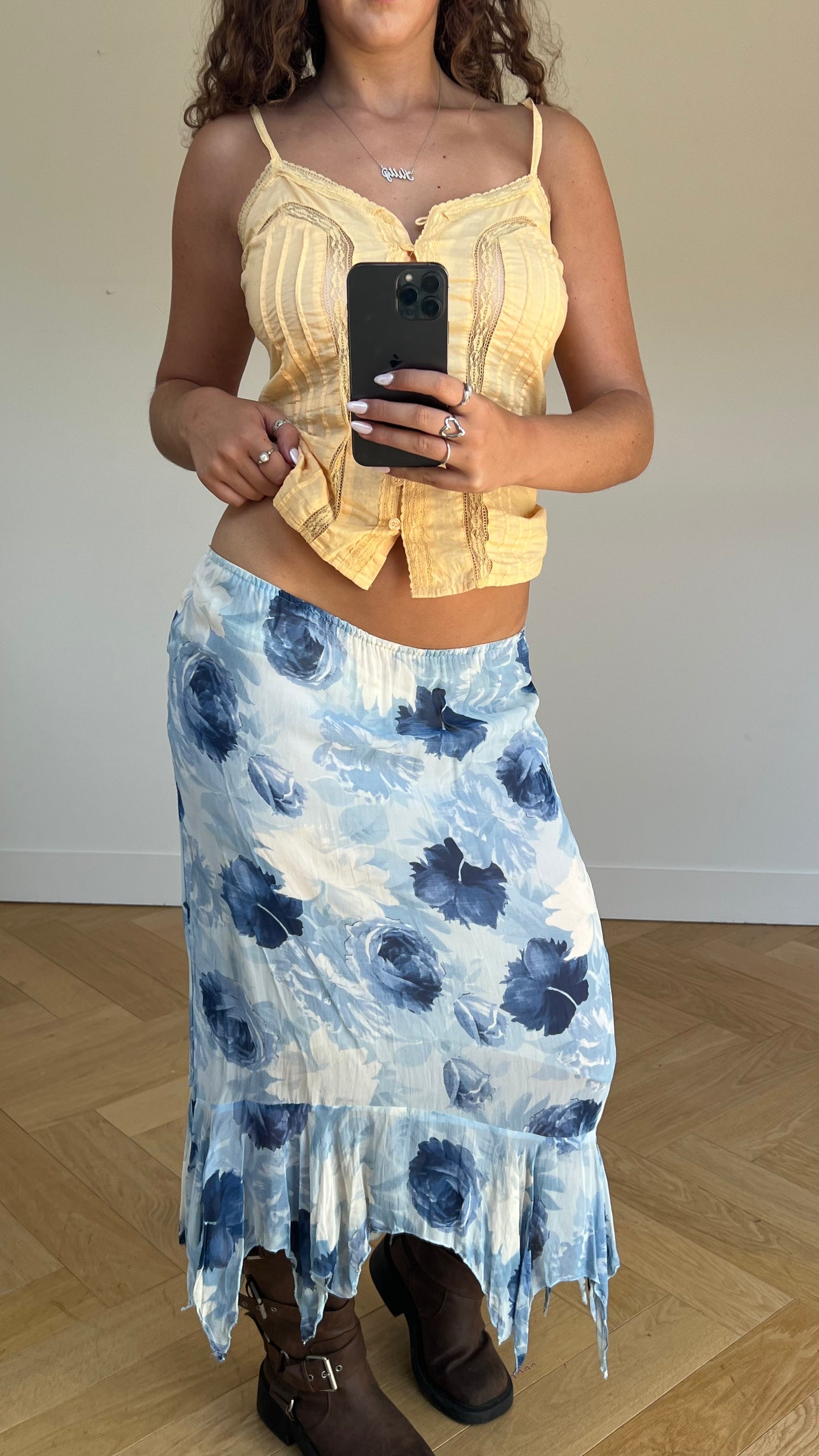 00s blue floral maxi skirt- size L