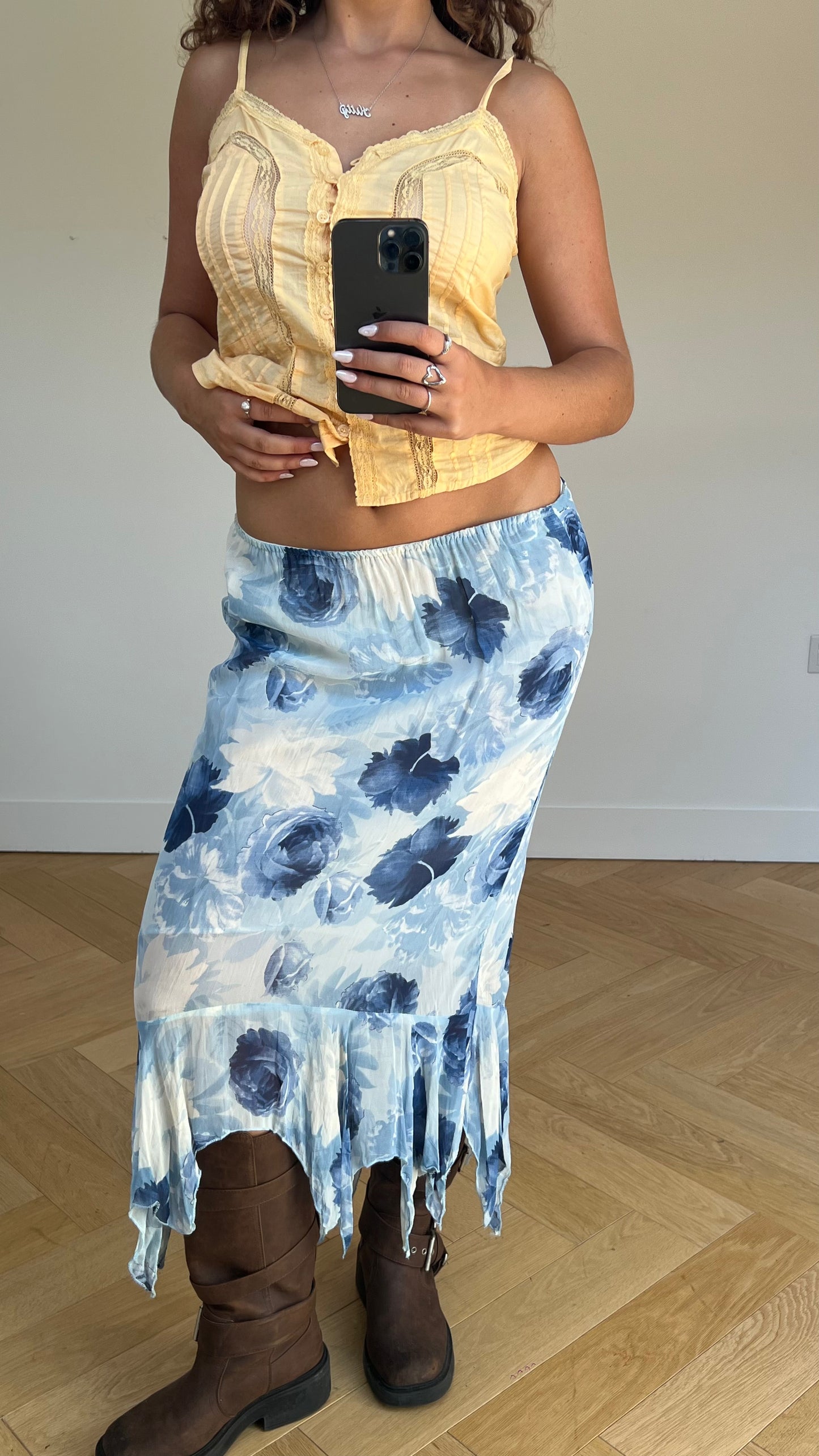 00s blue floral maxi skirt- size L