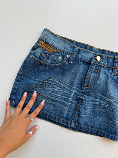 00s denim embroidered skirt- size S