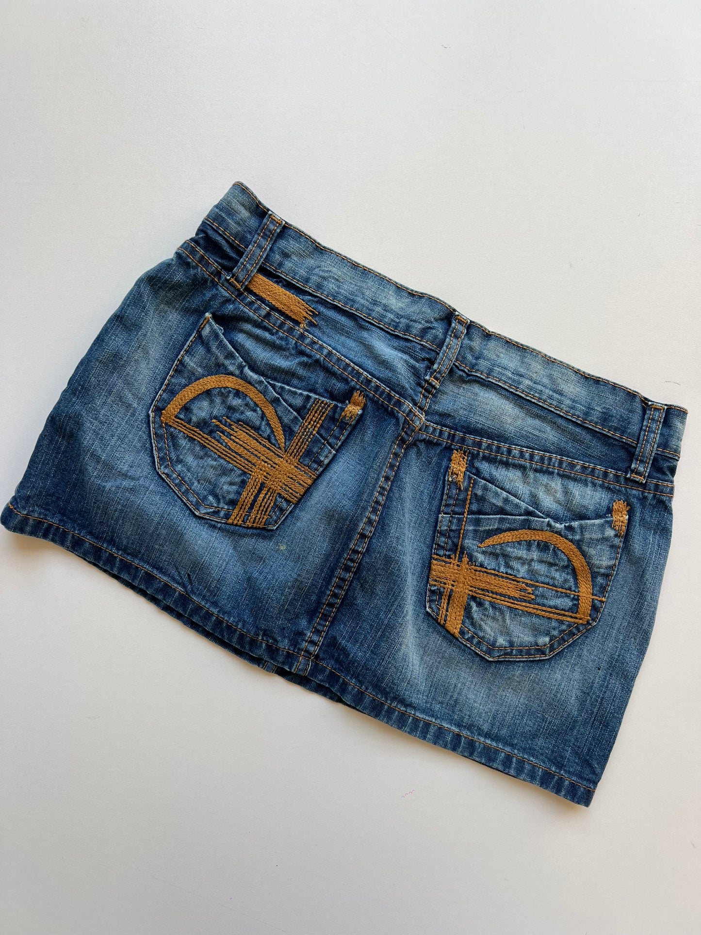 00s denim embroidered skirt- size S