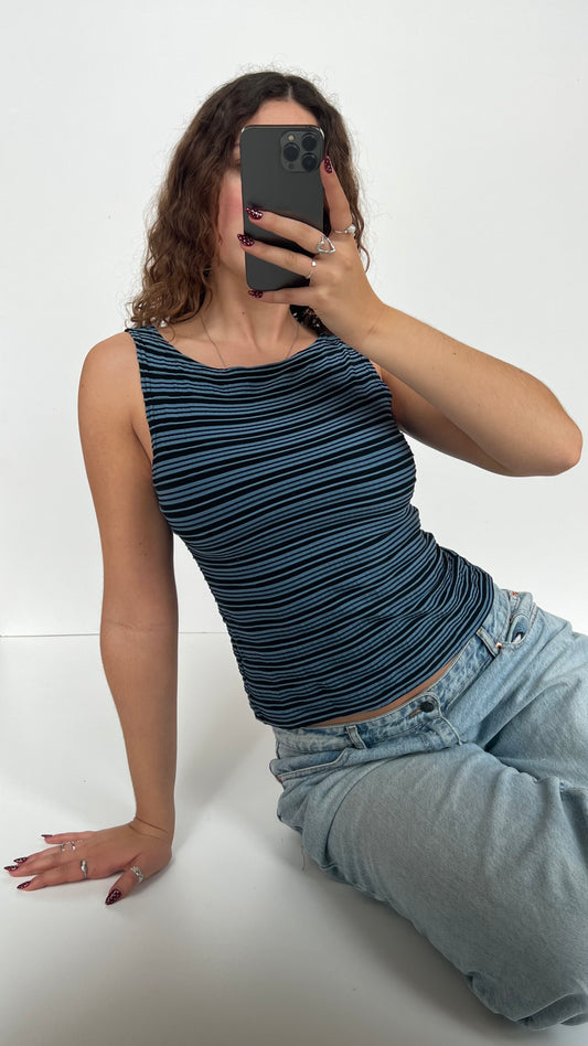 00s blue black striped tank top- size M