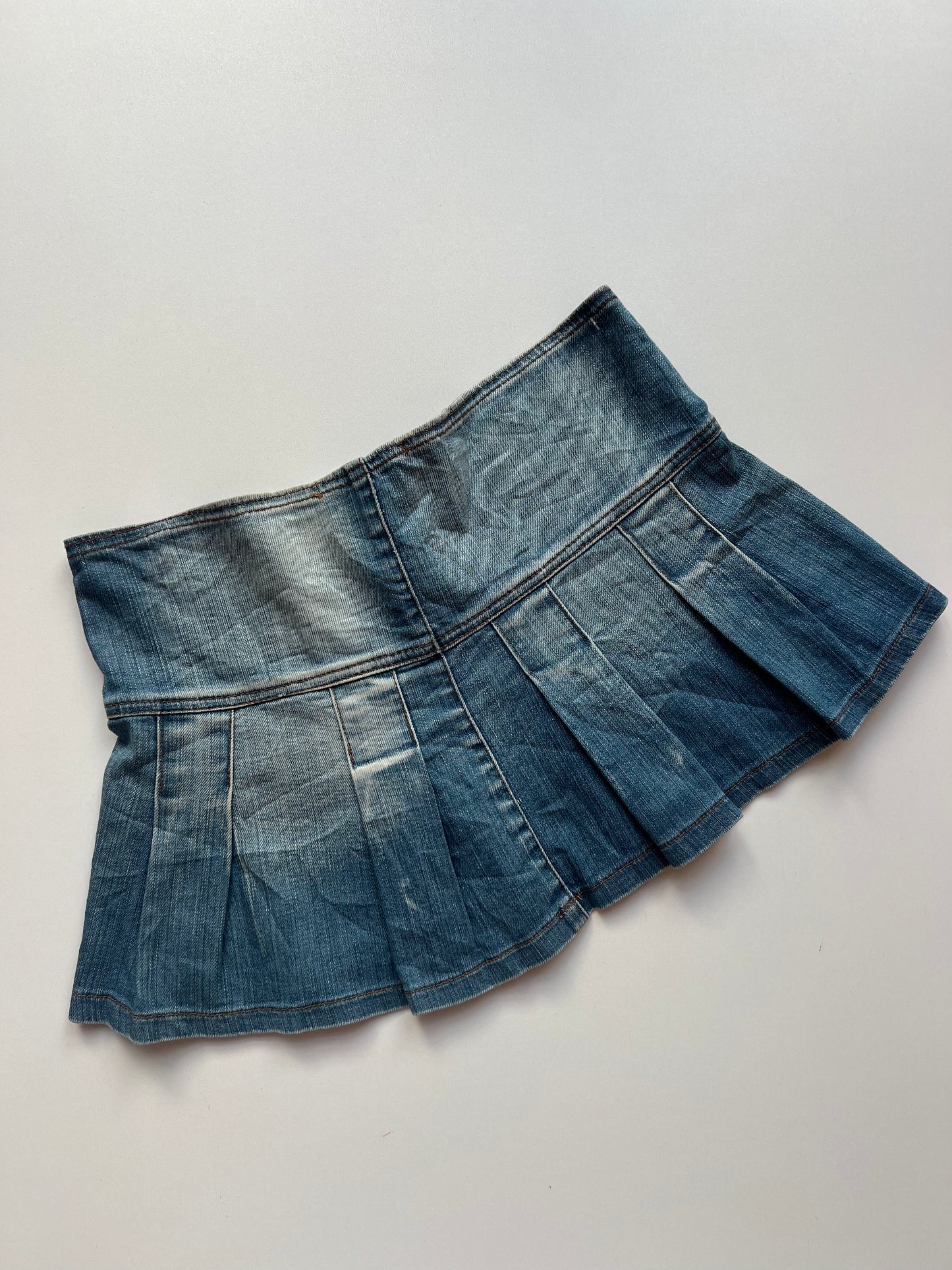 00s denim pleated mini skirt- size S