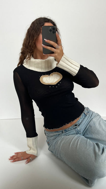 00s black heart long sleeve top- size S
