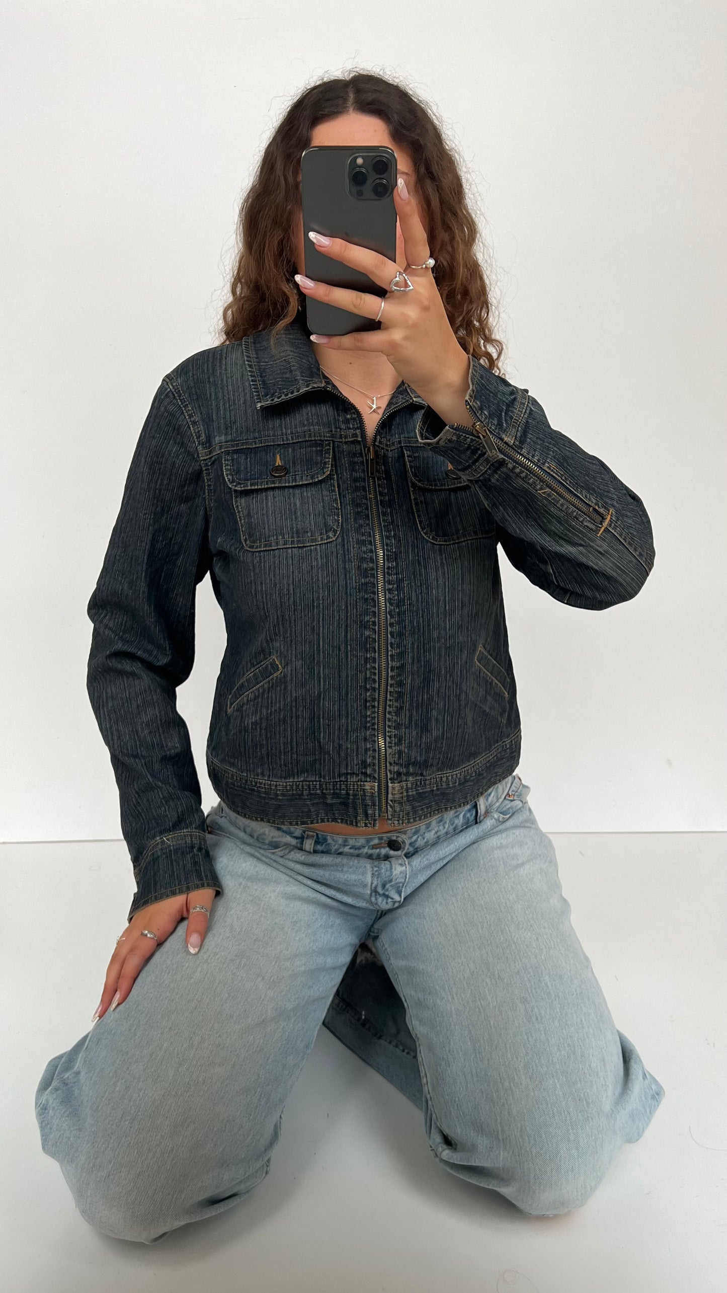 00s denim jacket- size M