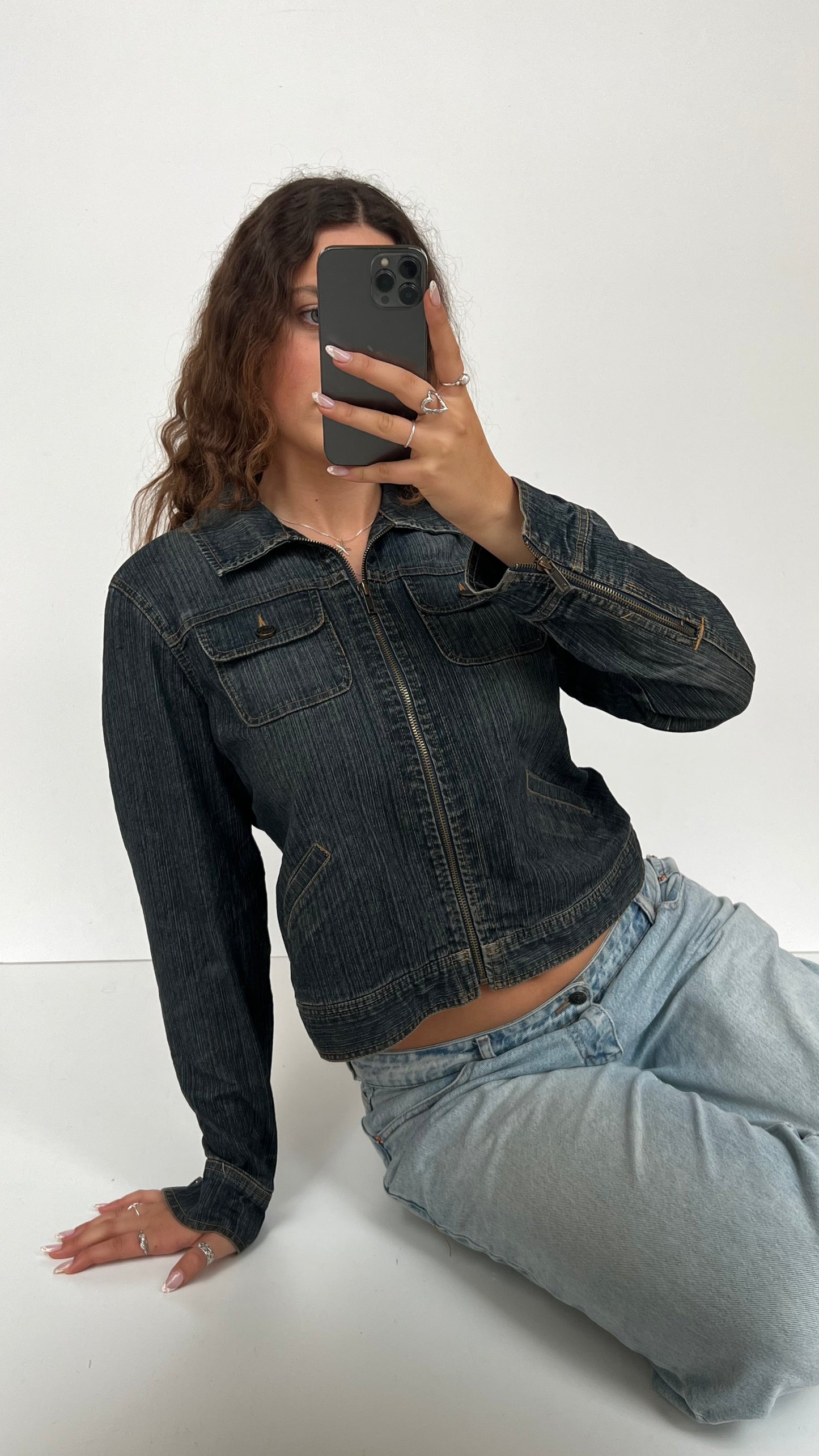 00s denim jacket- size M