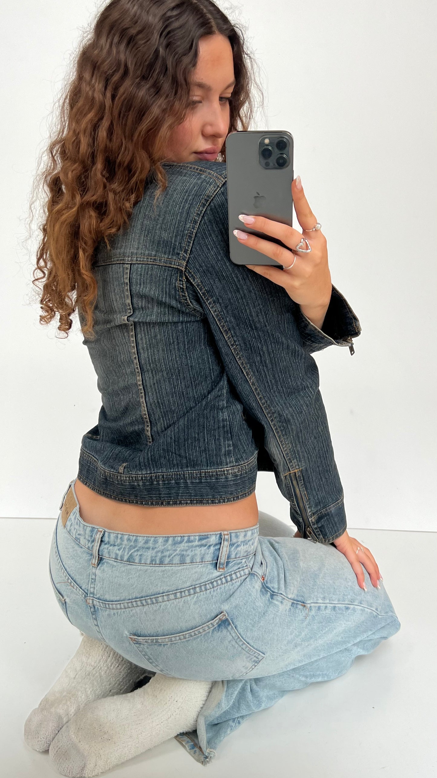 00s denim jacket- size M