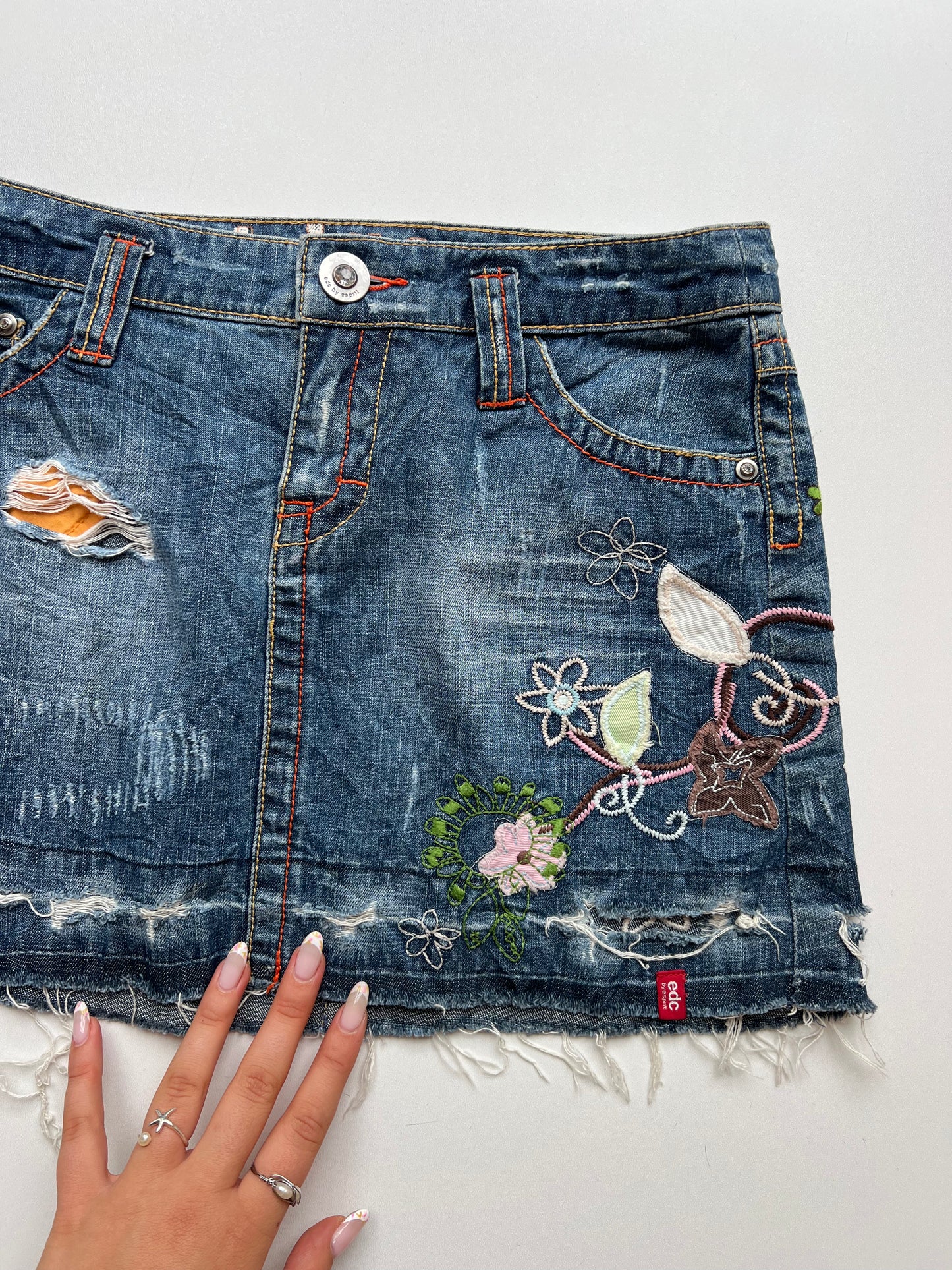00s denim embroidered mini skirt- size S