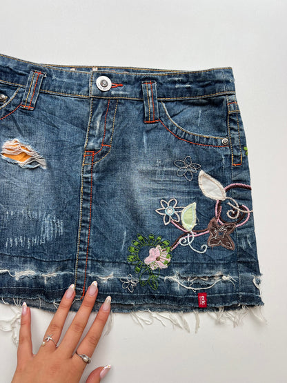 00s denim embroidered mini skirt- size S