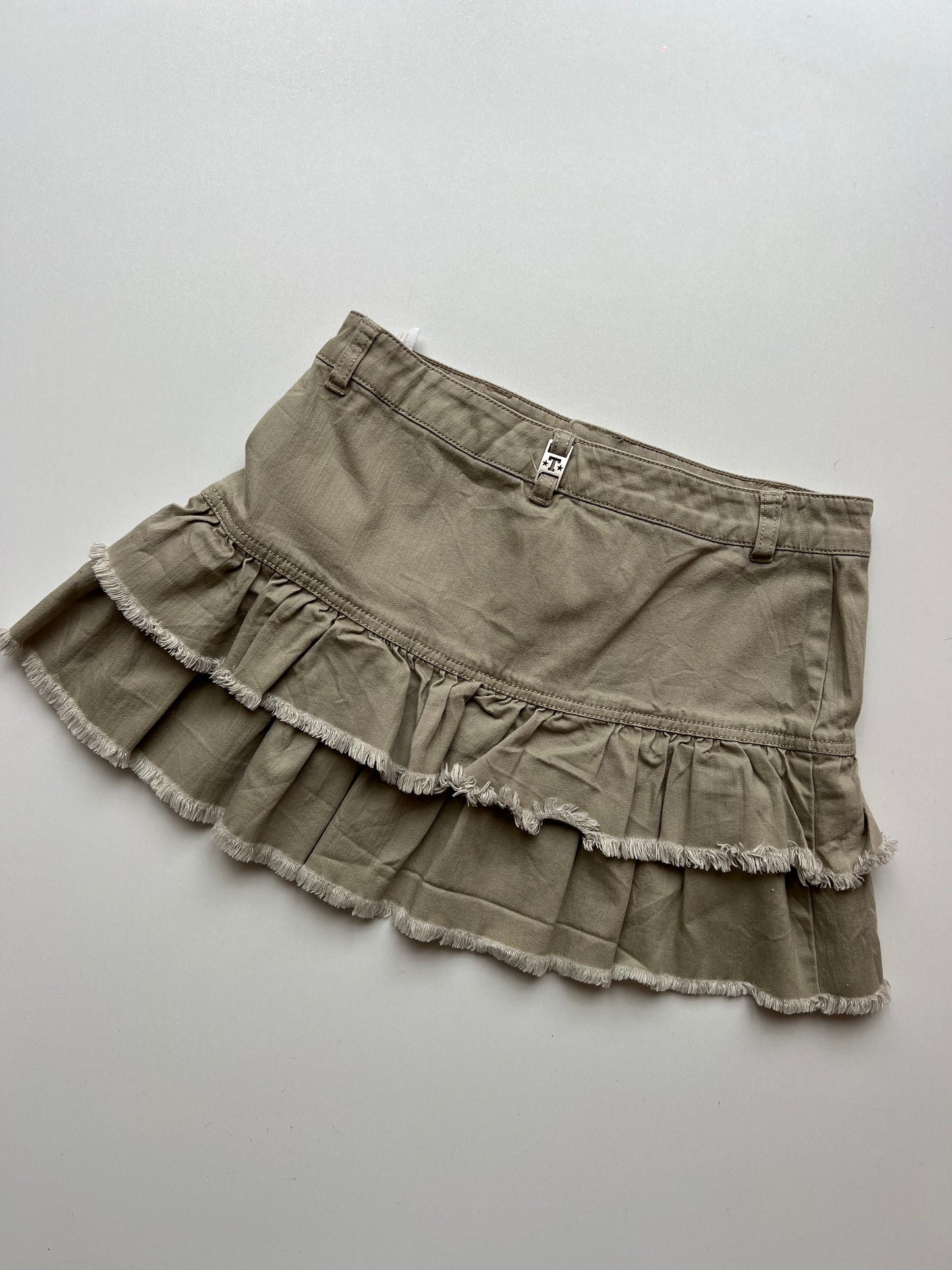 00s beige ruffle mini skirt- size S
