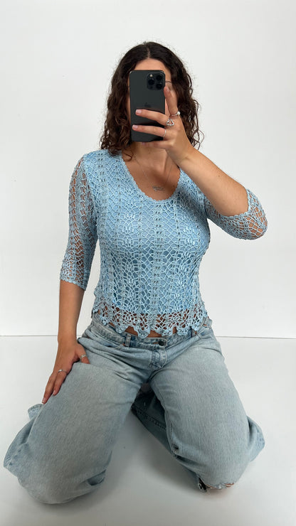 00s blue crochet top- size M