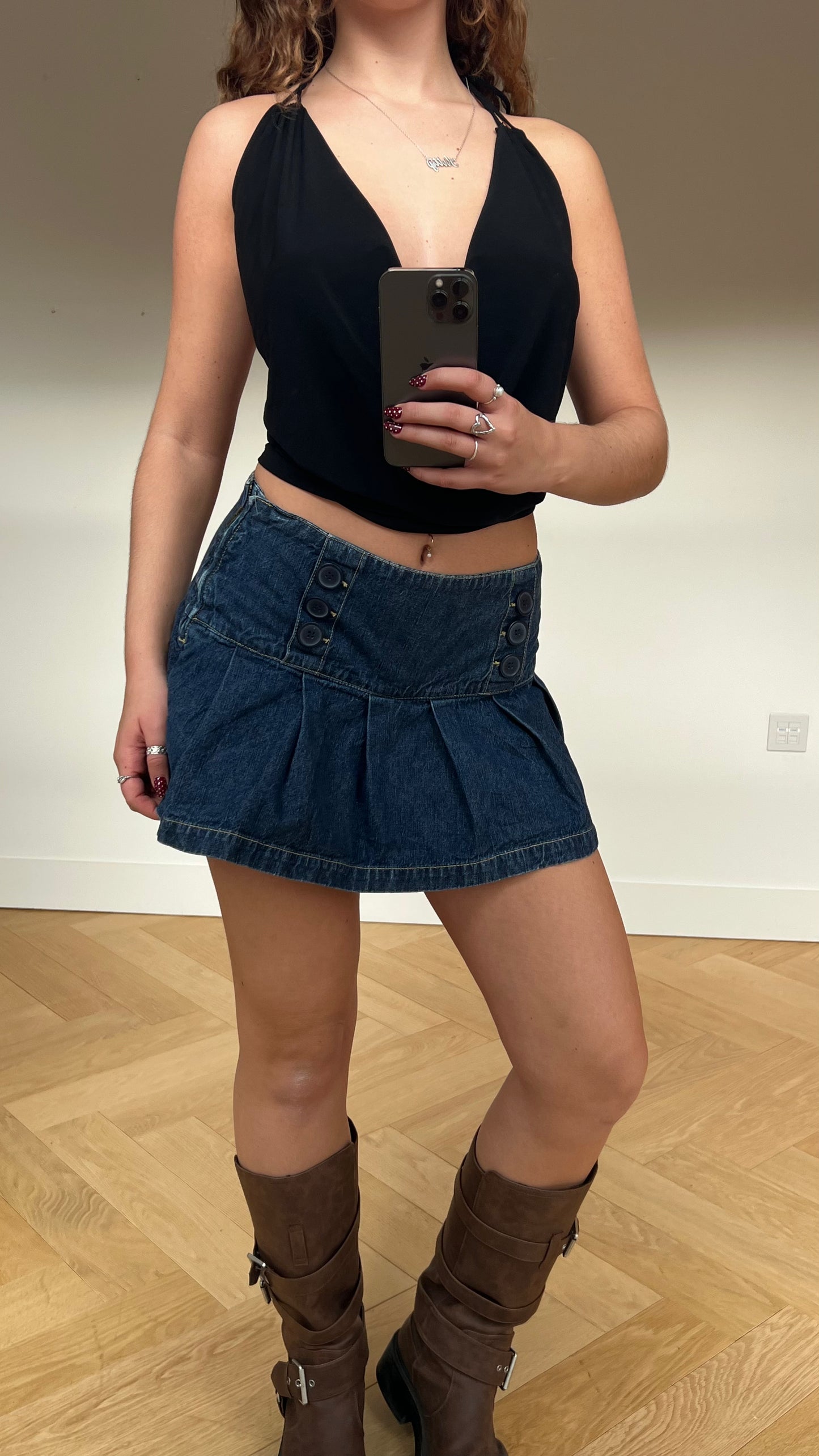 00s mini denim skort- size M