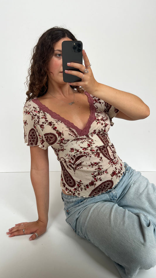 00s cream pink paisley top- size S