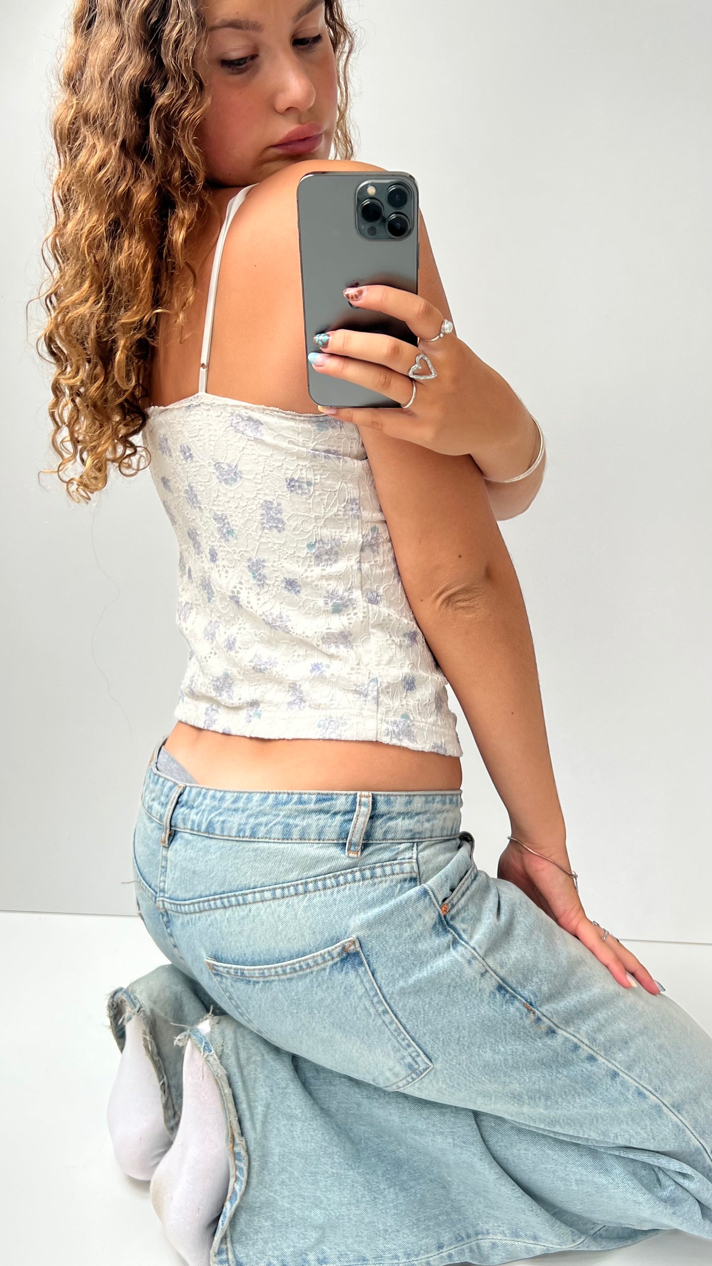 00s white lace flroal cami- size M