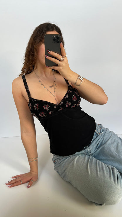 00s black lace cami- size M
