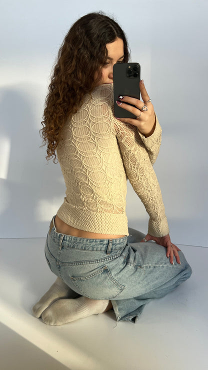 00s cream crochet long sleeve top- size M