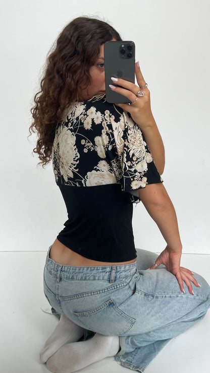 00s black floral top- size L
