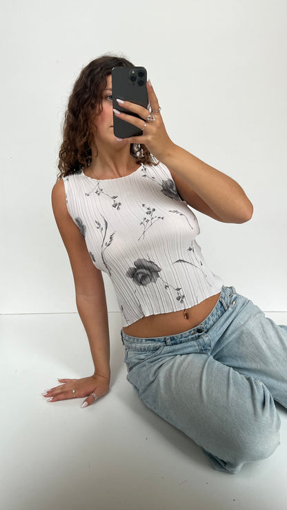 00s white floral tank top- size S