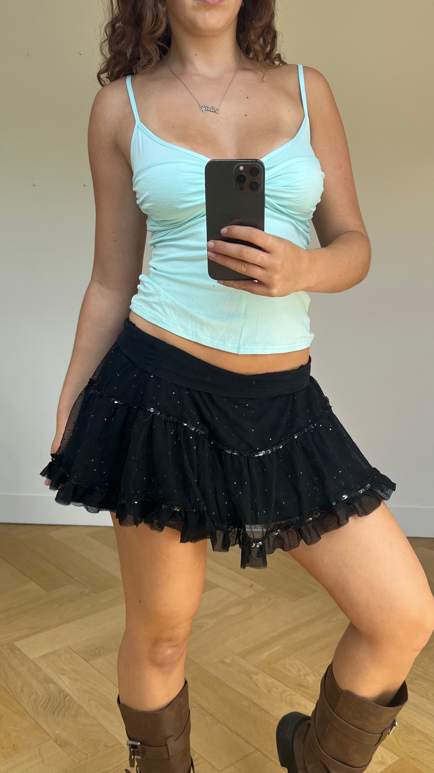 00s black mesh ruffle skirt- size L