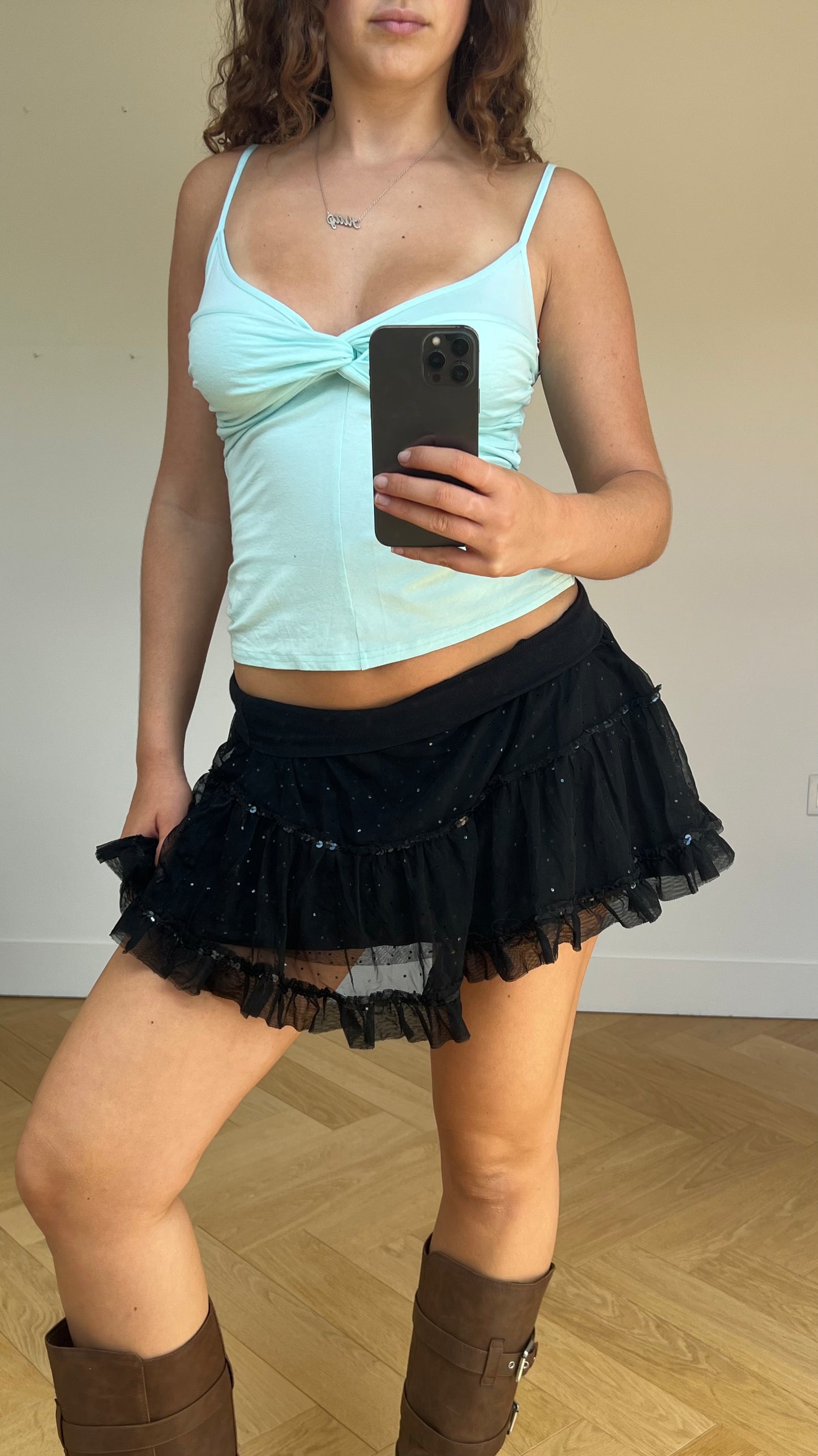 00s black mesh ruffle skirt- size L