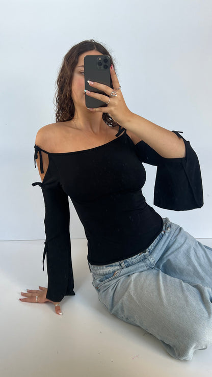 00s black bow cut out top- size M