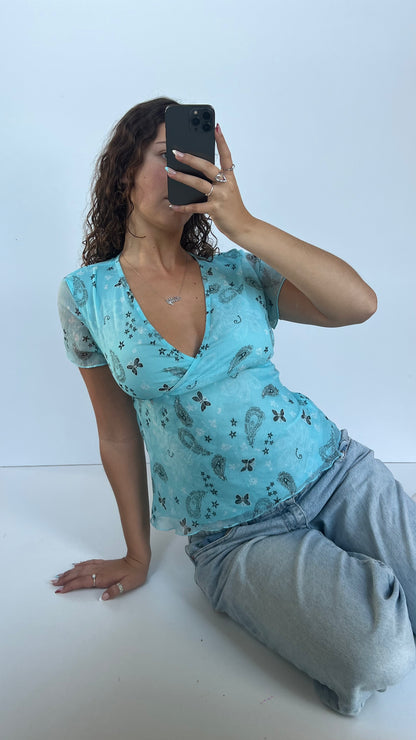 00s blue paisley top- size M