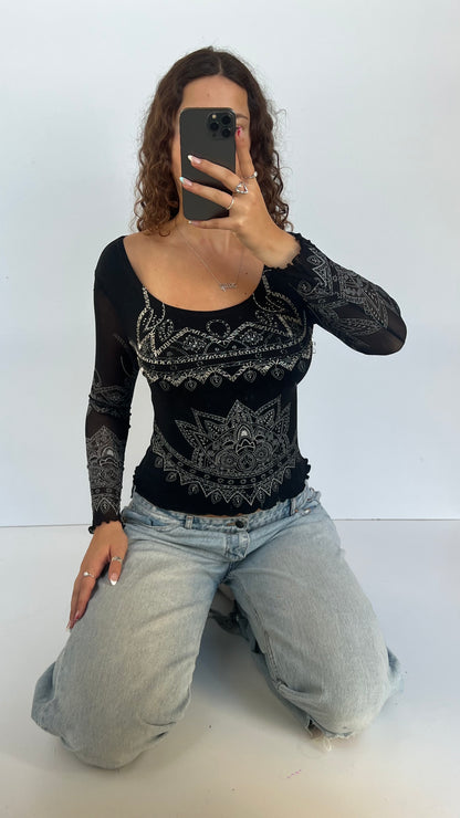 00s black patterned top- size S