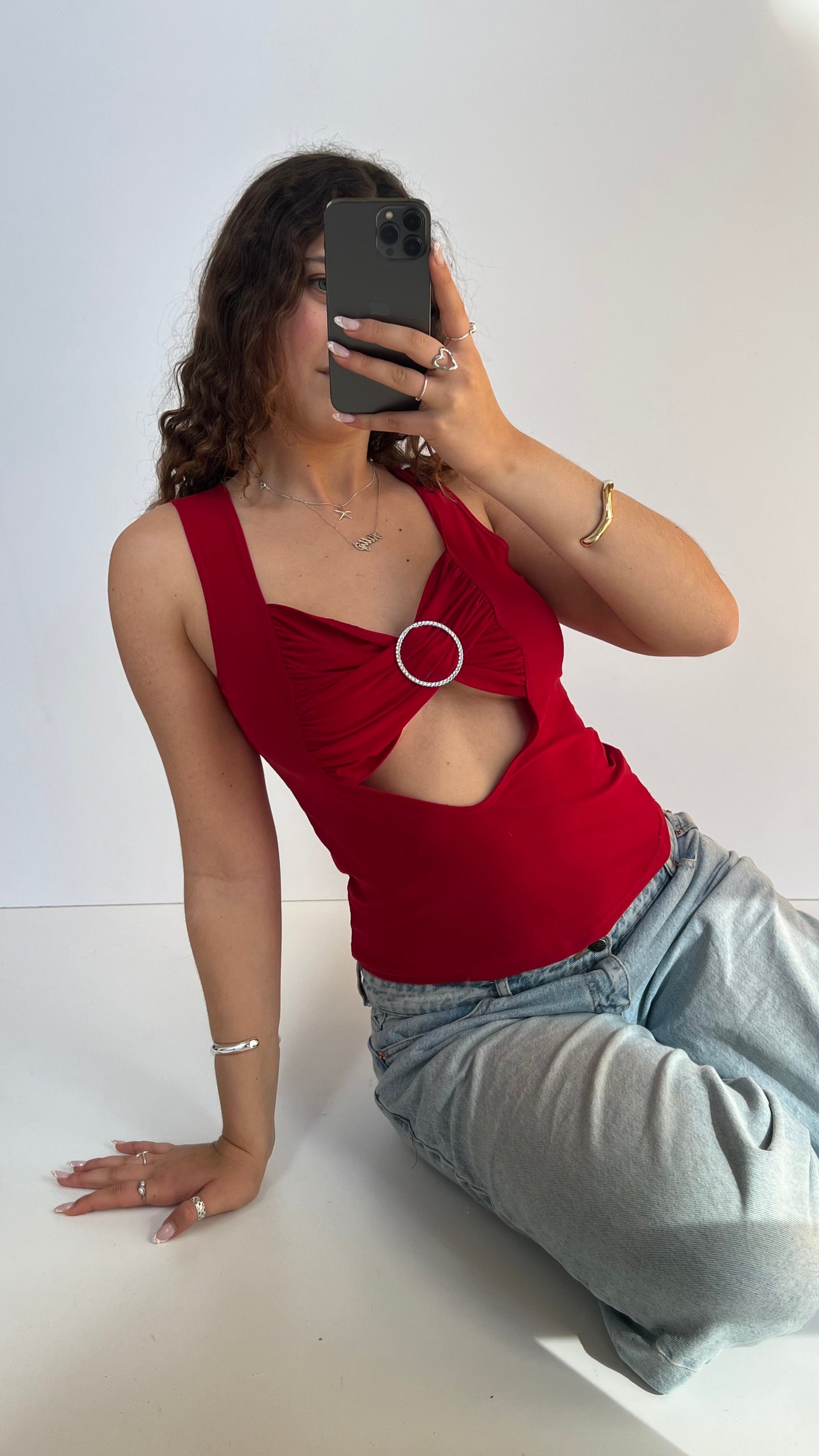 00s red cut out top- size L
