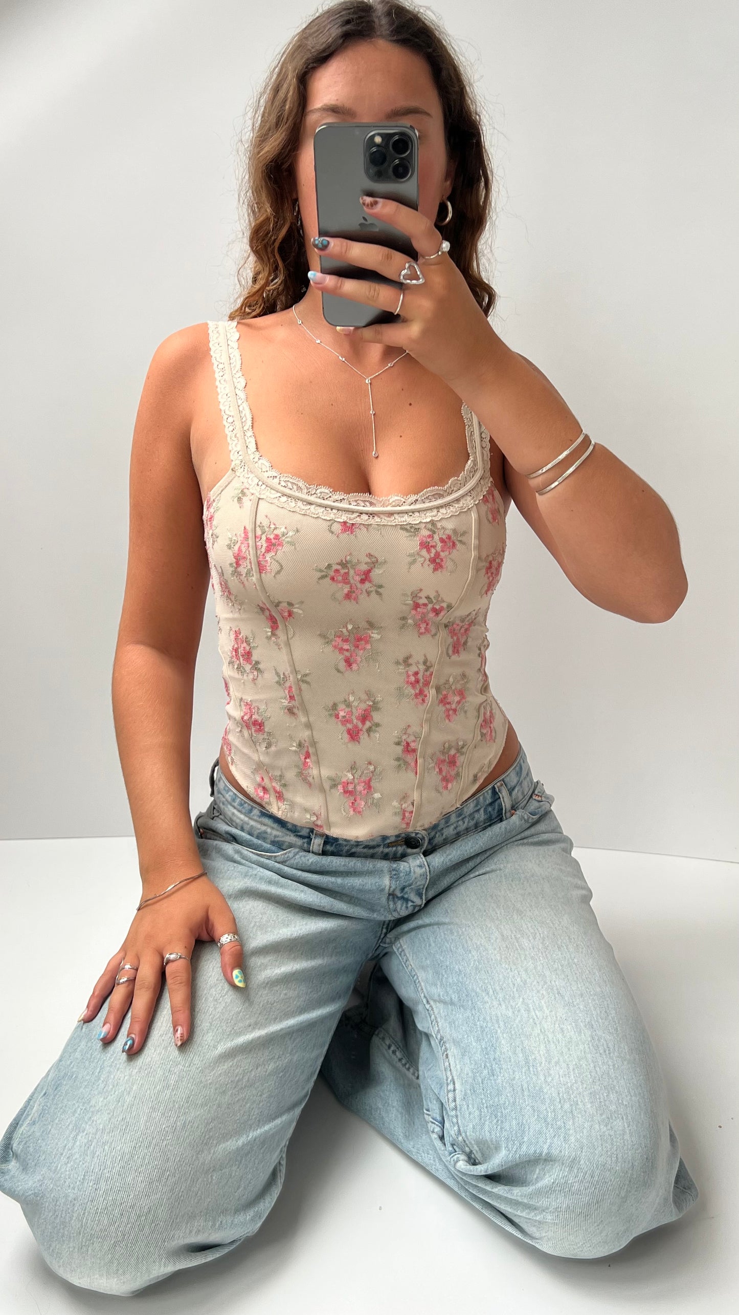 00s Guess cream floral cami- size S