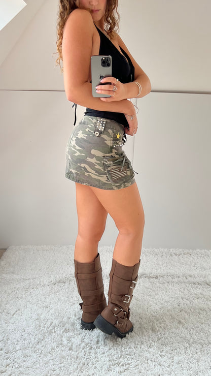 00s camo patch cargo mini skirt- size M