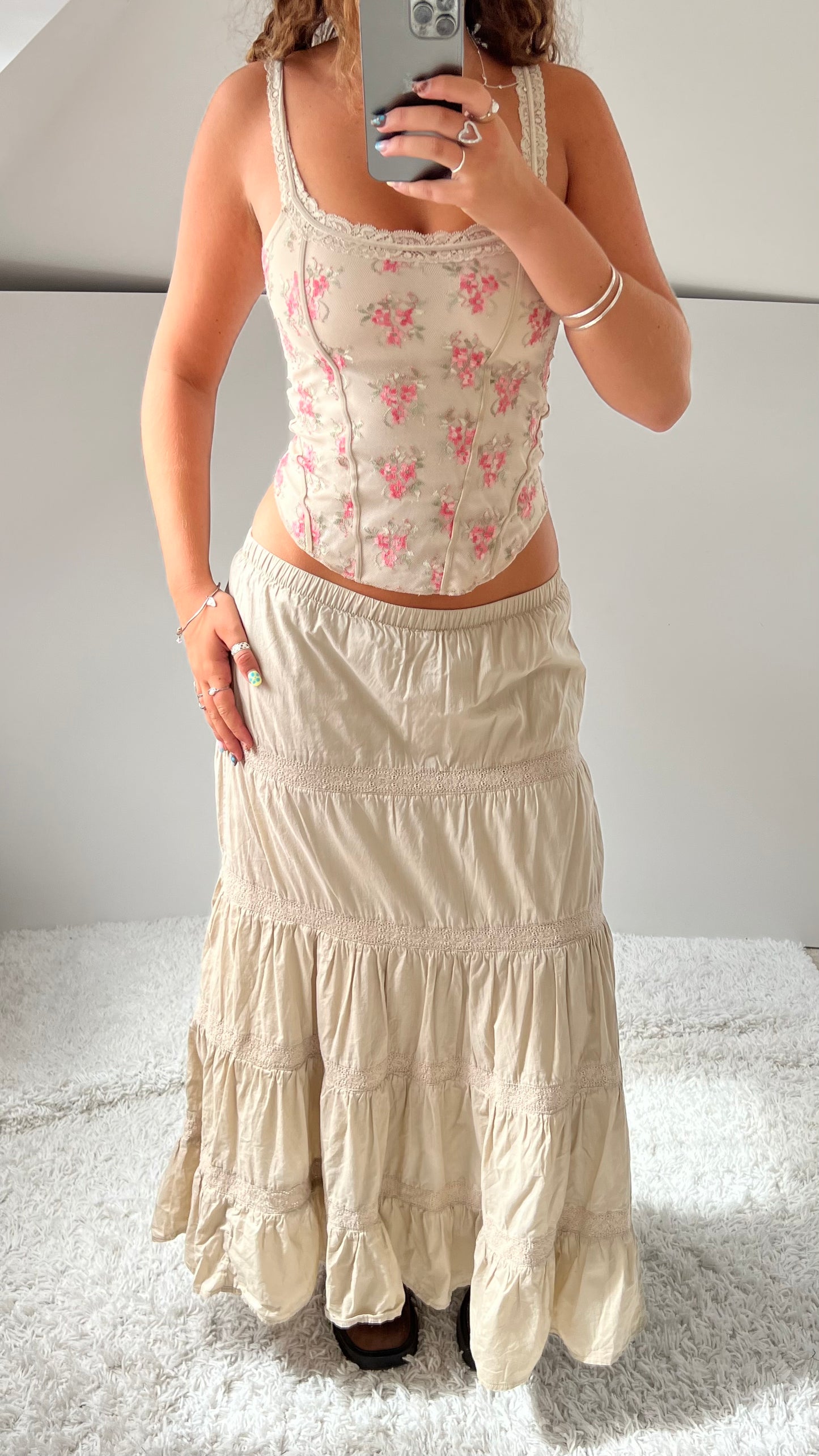 00s beige tiered maxi skirt- size S
