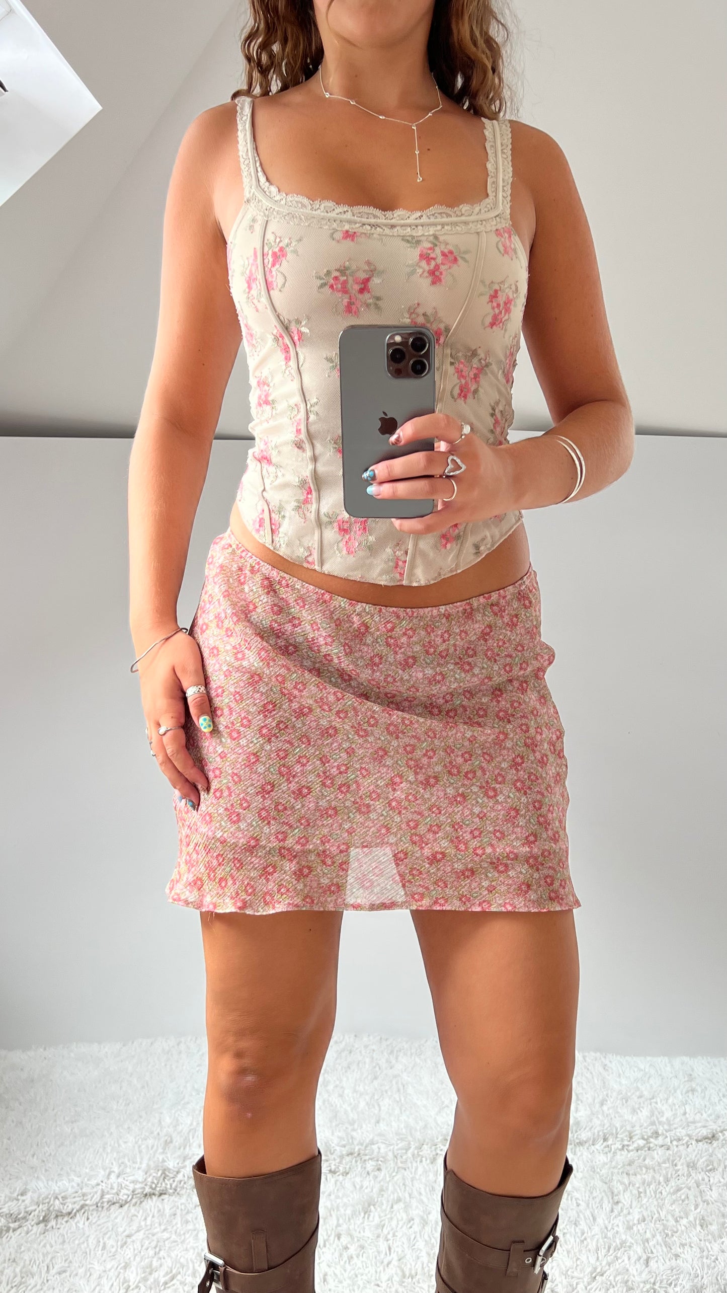 00s pink floral mini skirt- size S