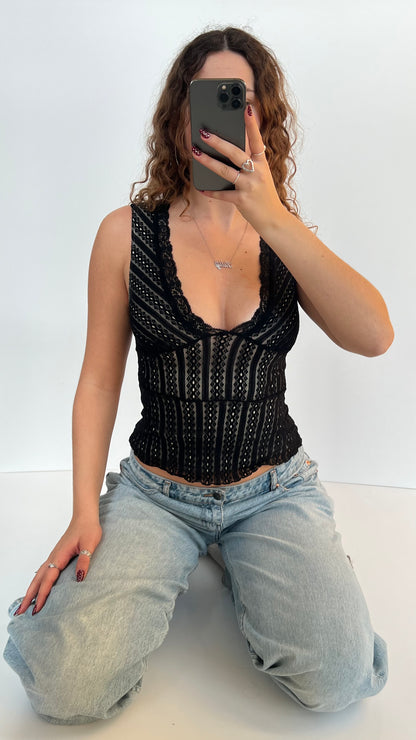 00s black lace cami- size XS