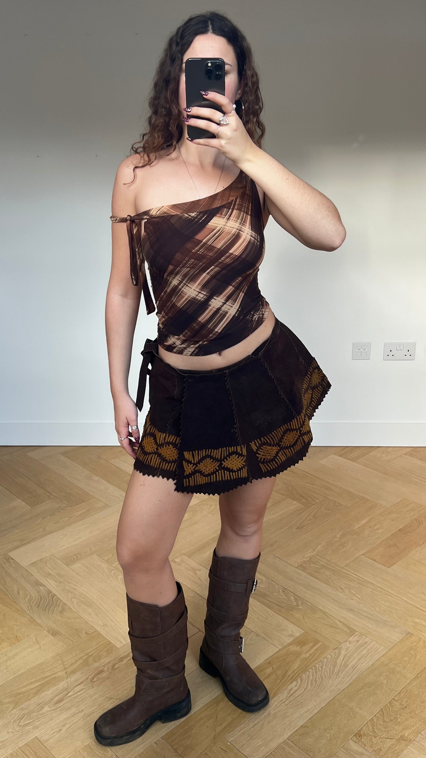 00s brown suede mini skirt- one size