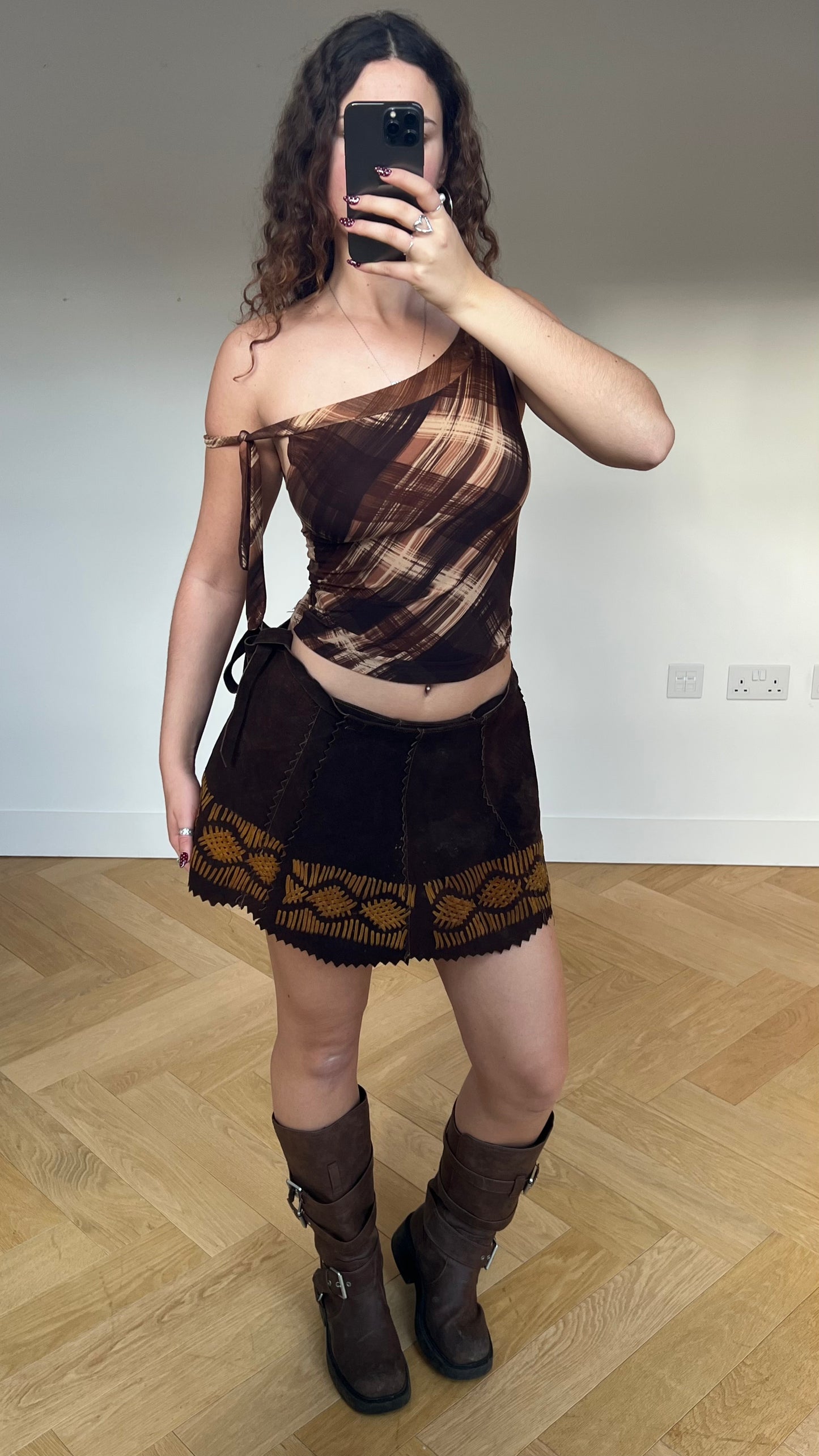 00s brown suede mini skirt- one size