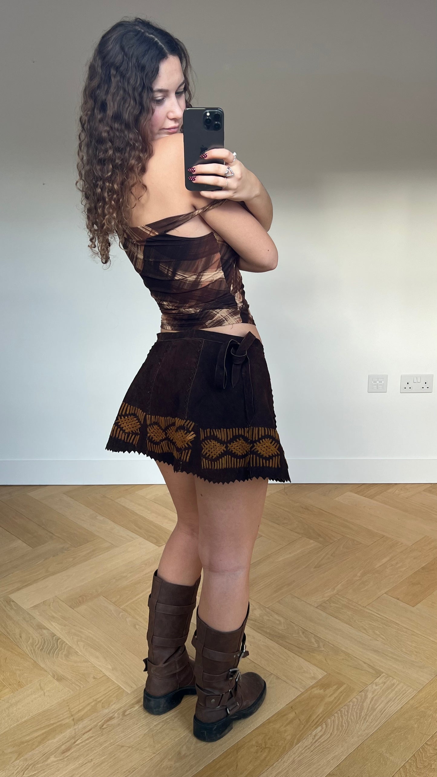 00s brown suede mini skirt- one size
