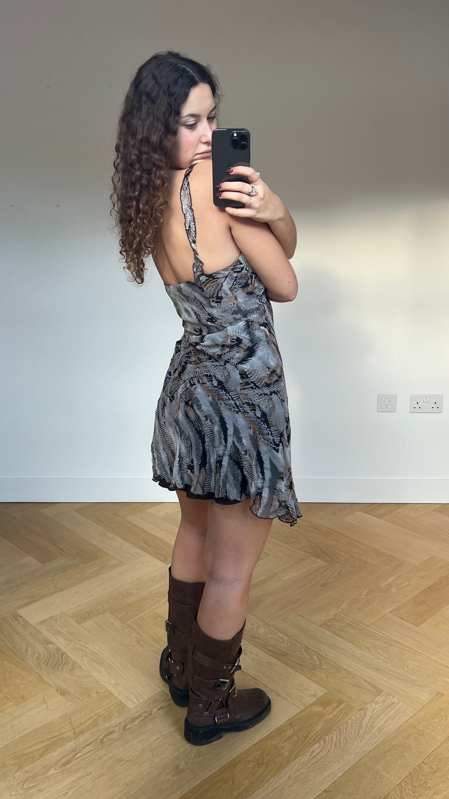 00s brown patterned mini dress- size M