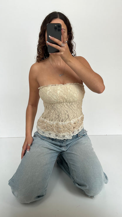 00s cream lace corset- size M